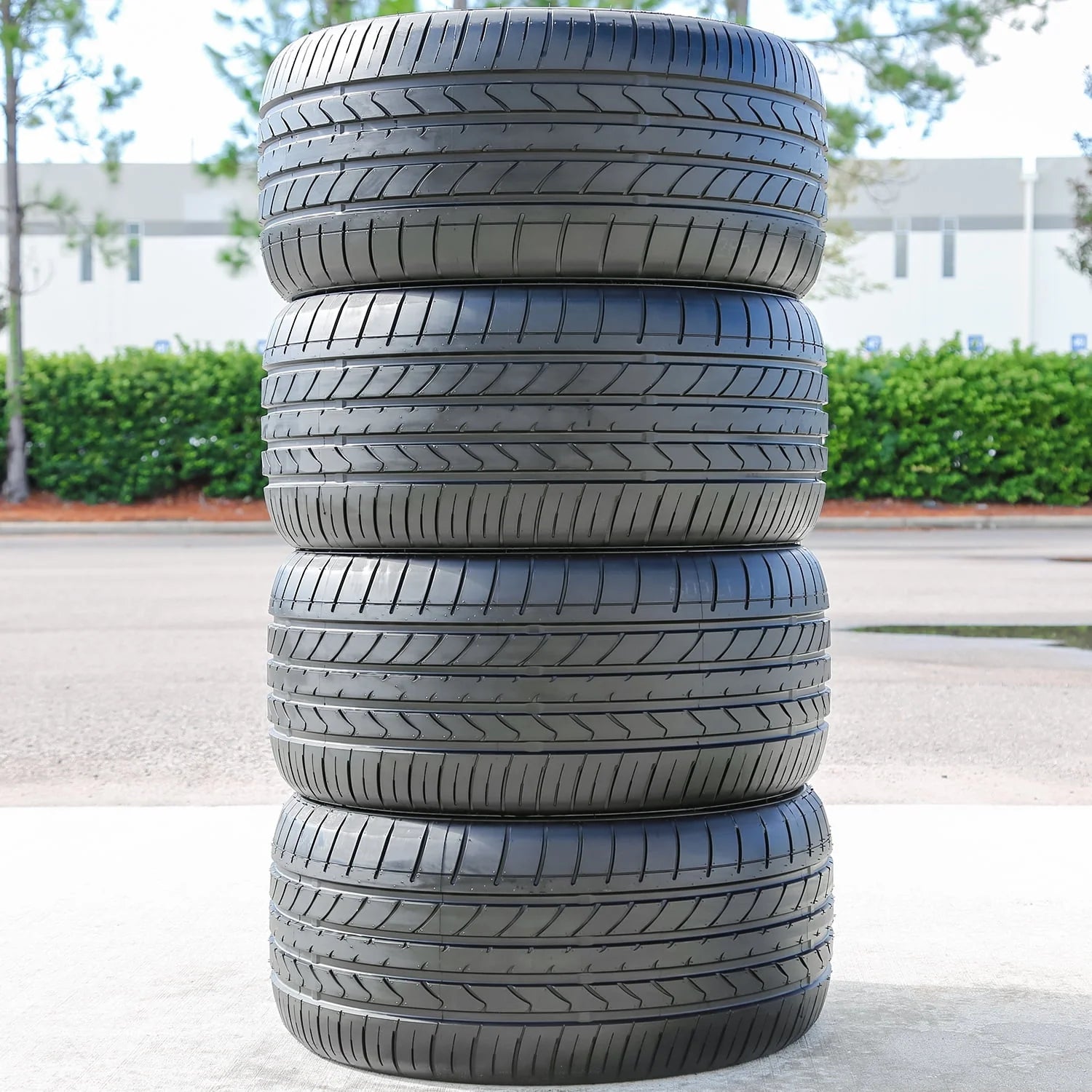 A set of 4 (4265/35R20 99Y XL high-performance tires for: 2015-23 Ford Mustang EcoBoost Premium, 2012-13 Audi A7 Quattro Base