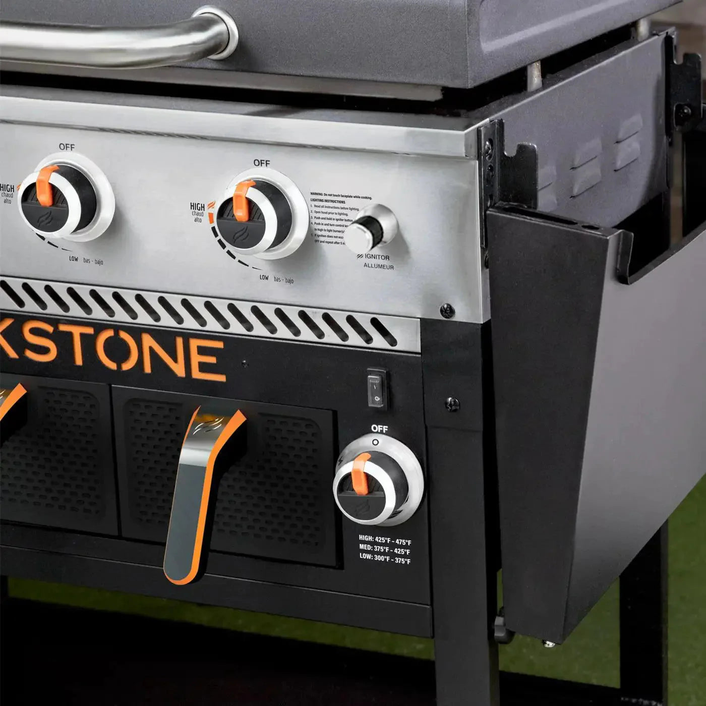Clearance SaleBlackstone 2-Burner 28" Griddle with Electric Air Fryer and Hood