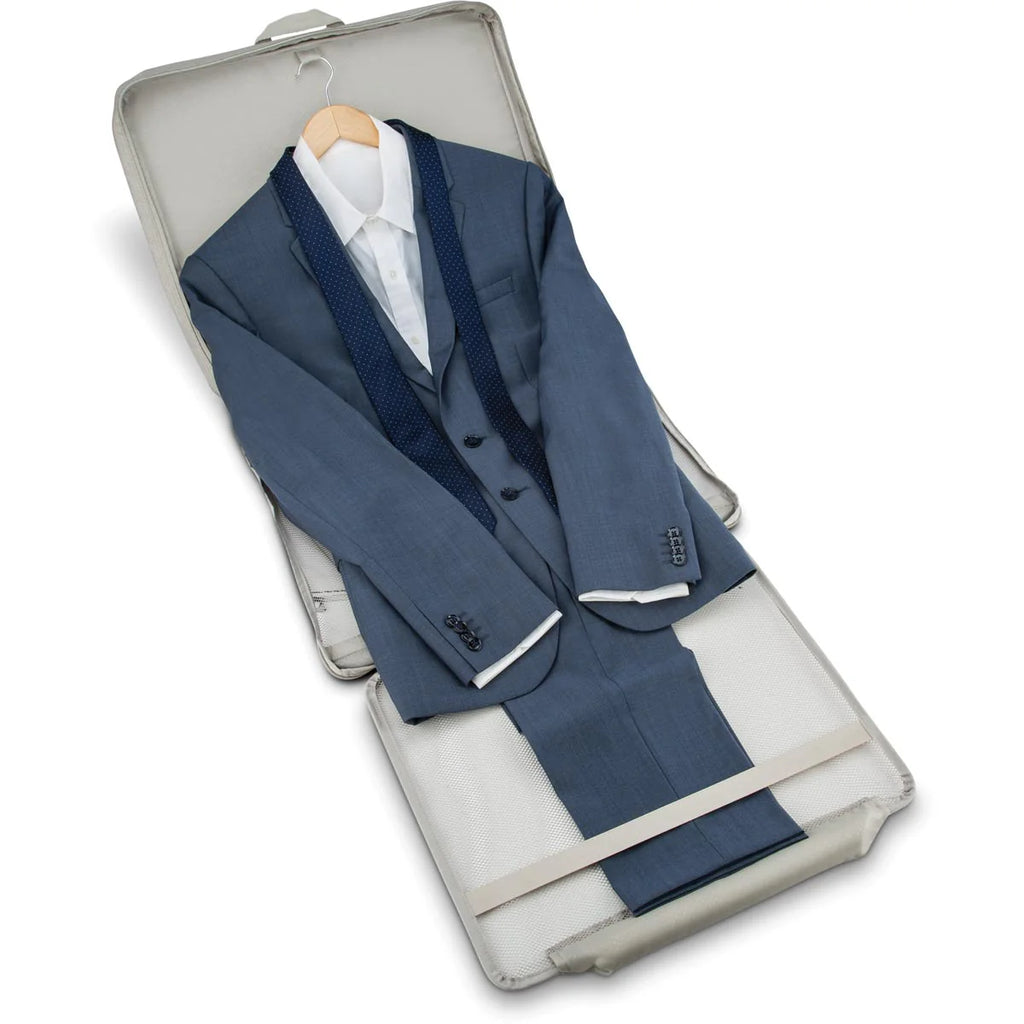 Samsonite Silhouette 17 Medium Hardside Spinner(Aluminum Silver)