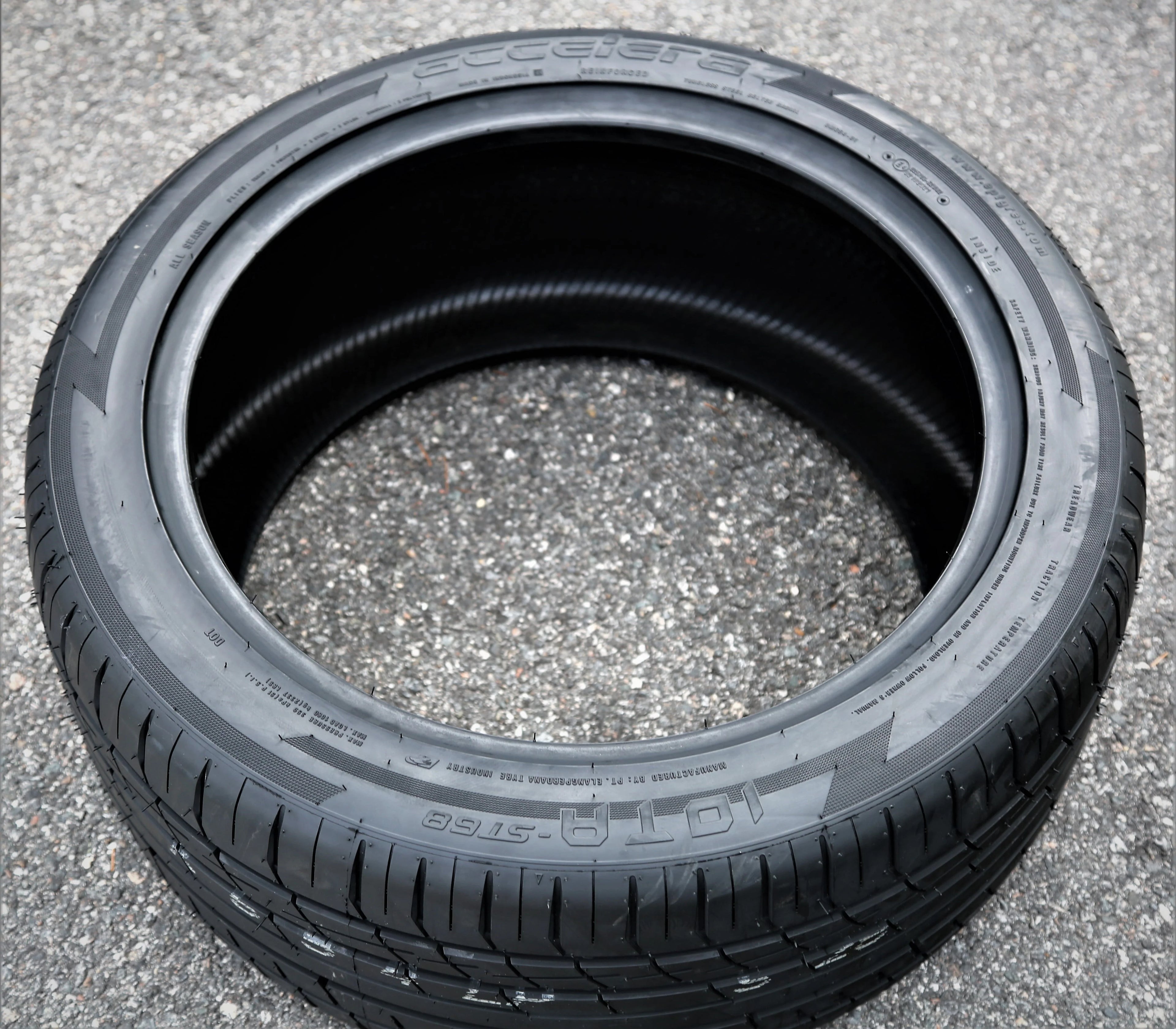 A pair of 2(2) 295/40R20 ZR 110Y XL A/S performance tires are suitable for: 2013 Jeep Grand Cherokee SRT, 2007-10 Mercedes-Benz ML63 AMG base
