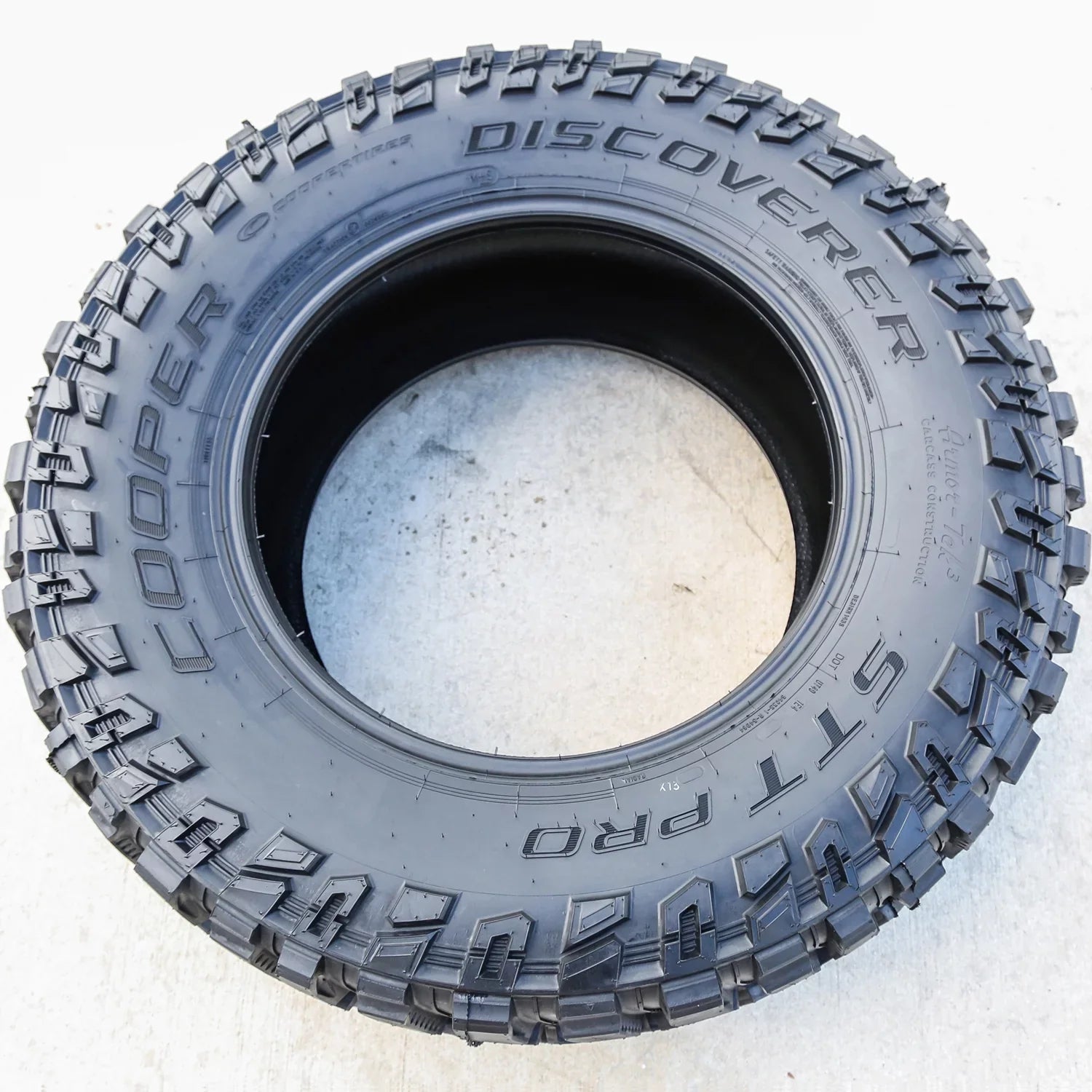 A pair of 2 (two) models of STT professional LT 35X12.50R20 121Q E (10 layers) off-road tires (MT/M/T type off-road tires)