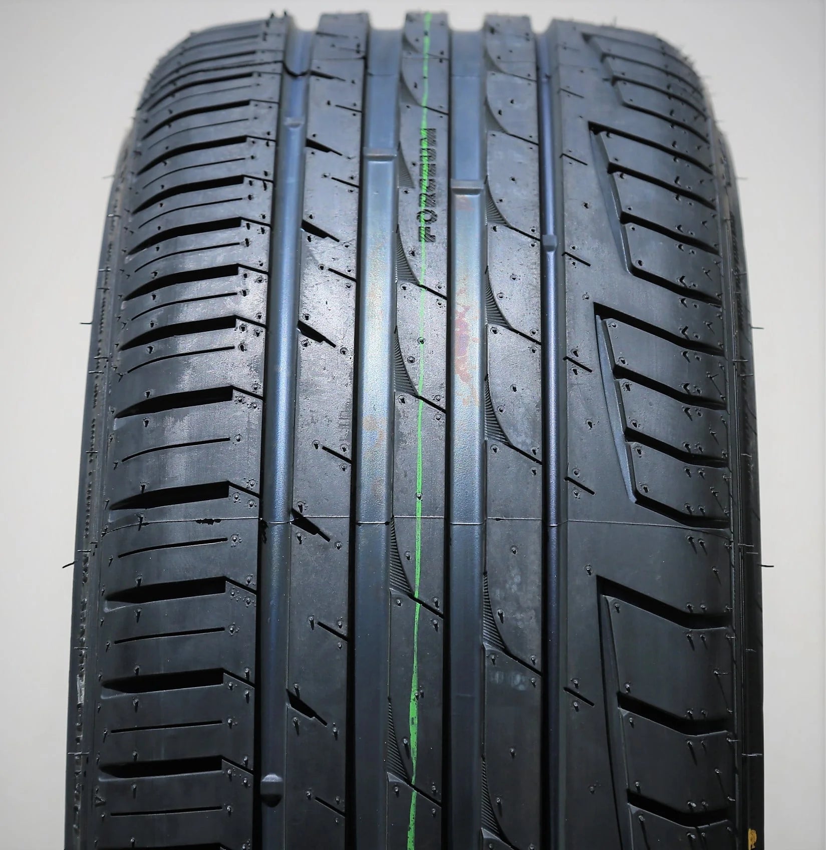 A pair of 2 (2) 245/40R20 ZR 99Y XL A/S high-performance all-season tires: 2014-16 Chevrolet Impala LTZ, 2017-18 Chevrolet Impala LT