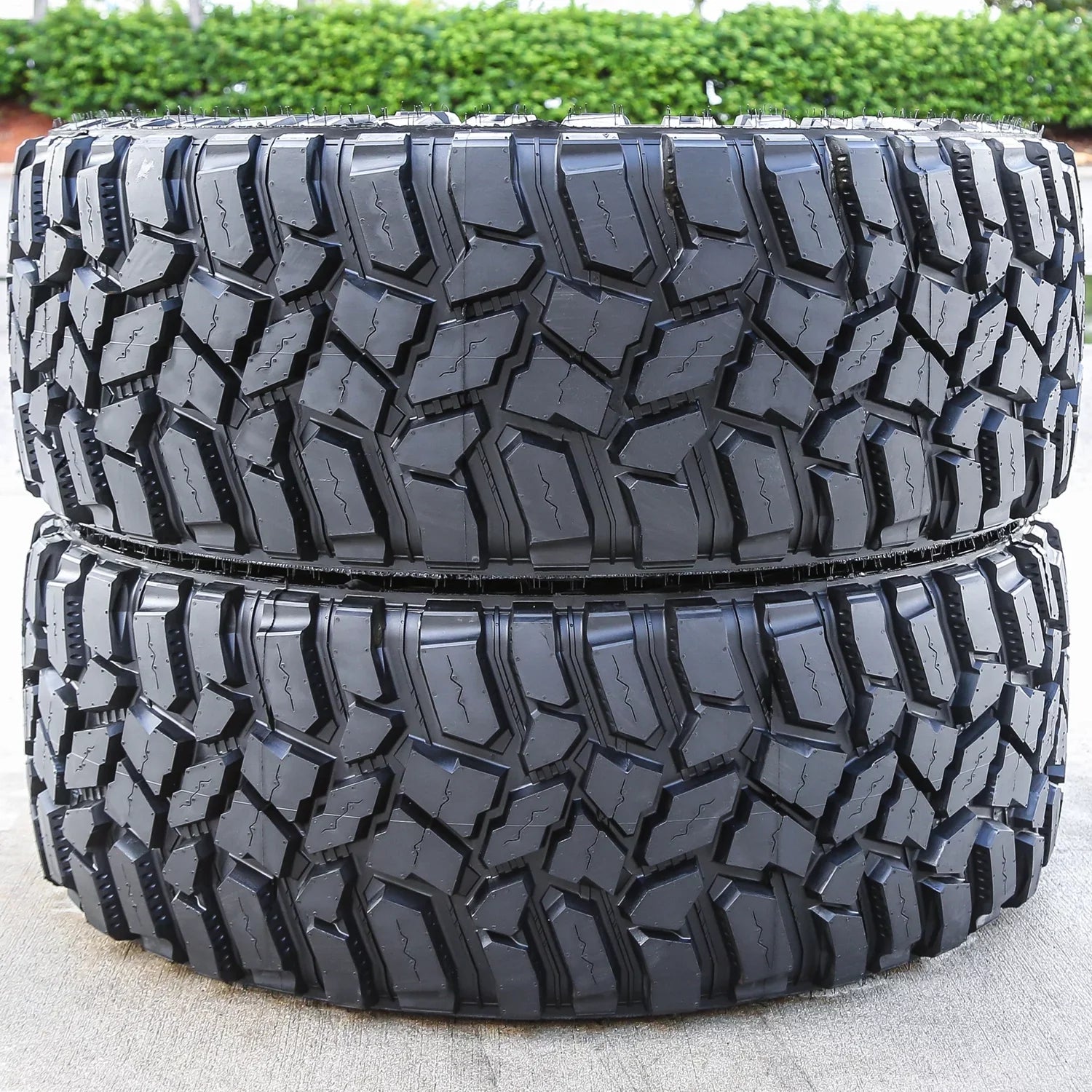 A pair of 2 (two) models of STT professional LT 35X12.50R20 121Q E (10 layers) off-road tires (MT/M/T type off-road tires)