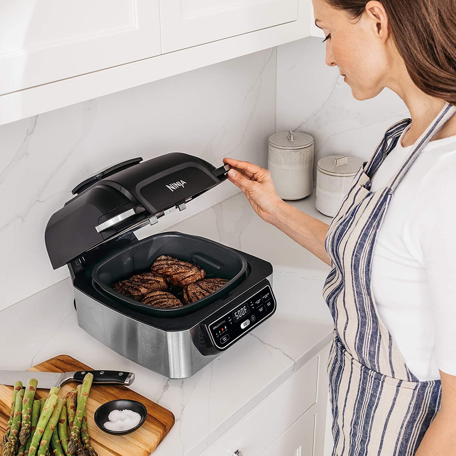 5-in-1 Indoor Electric Grill with Air Fry, Roast, Bake  Dehydrate - Programmable, Black/Silver(Black/Silver/4-Quart)