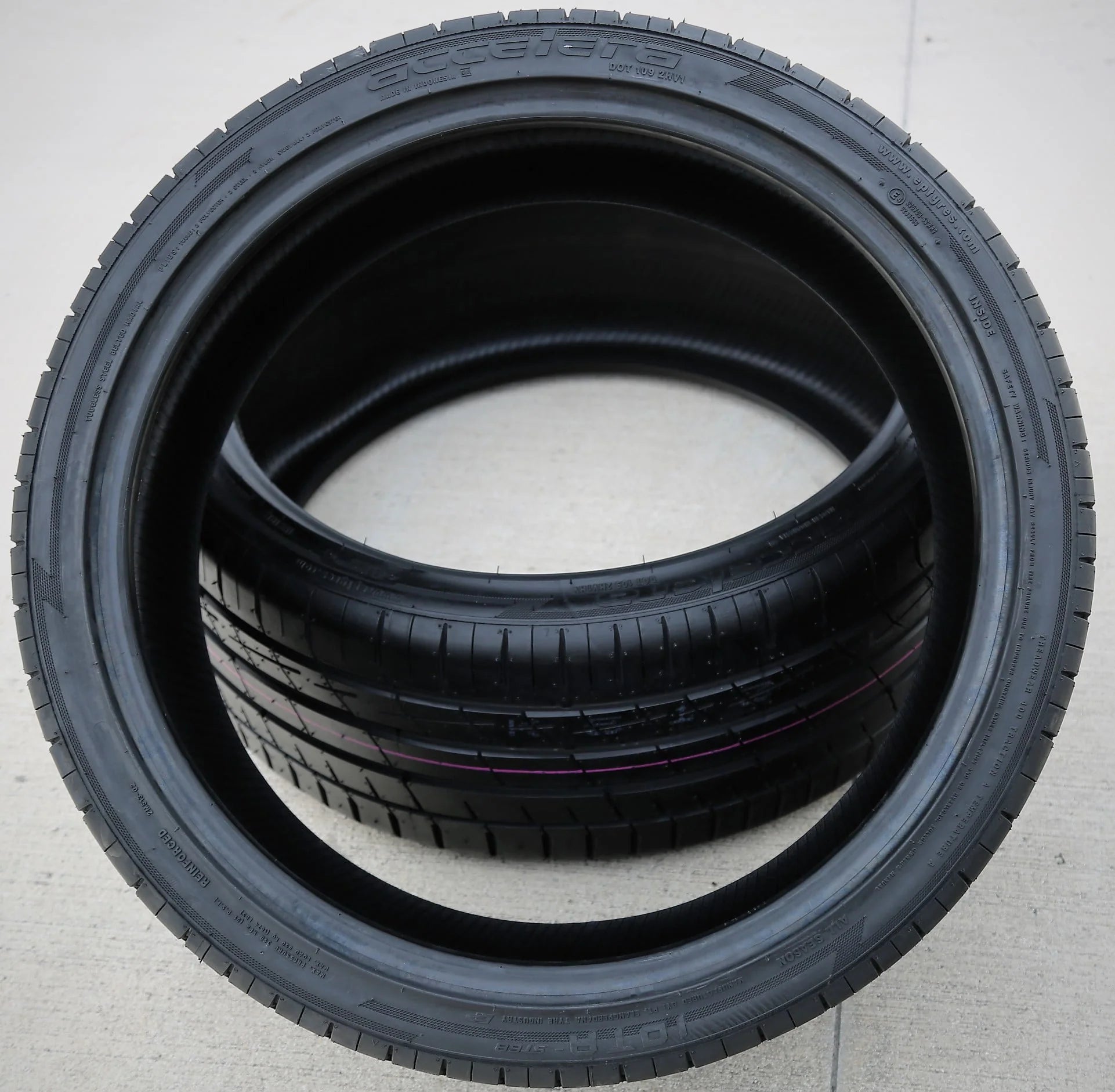 A pair of 2(2) 265/40ZR20 265/40R20 104Y XL AS A/S performance tires