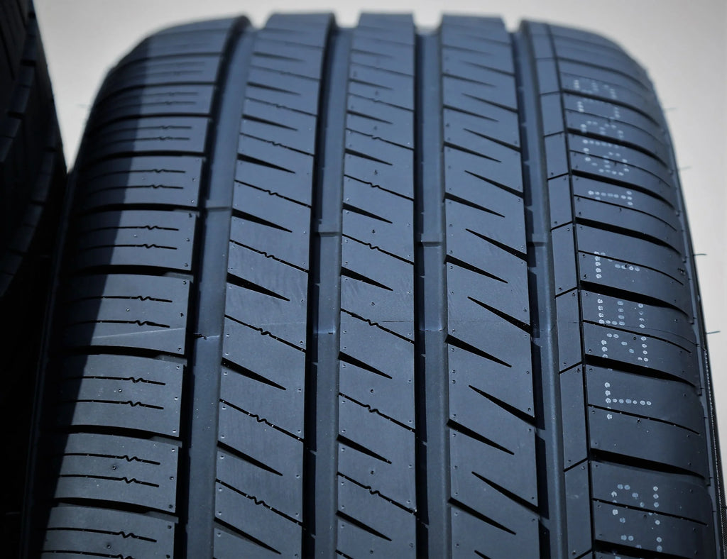 2(2) On 255/35ZR20 97W XL AS high performance tires