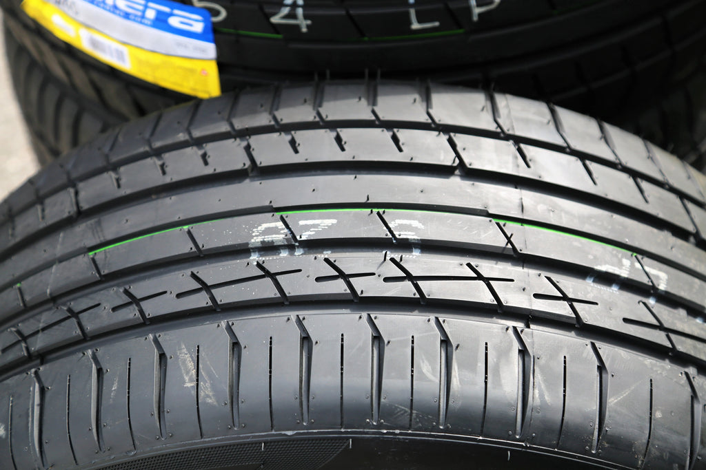 A pair of 2(2) 295/40R20 ZR 110Y XL A/S performance tires are suitable for: 2013 Jeep Grand Cherokee SRT, 2007-10 Mercedes-Benz ML63 AMG base