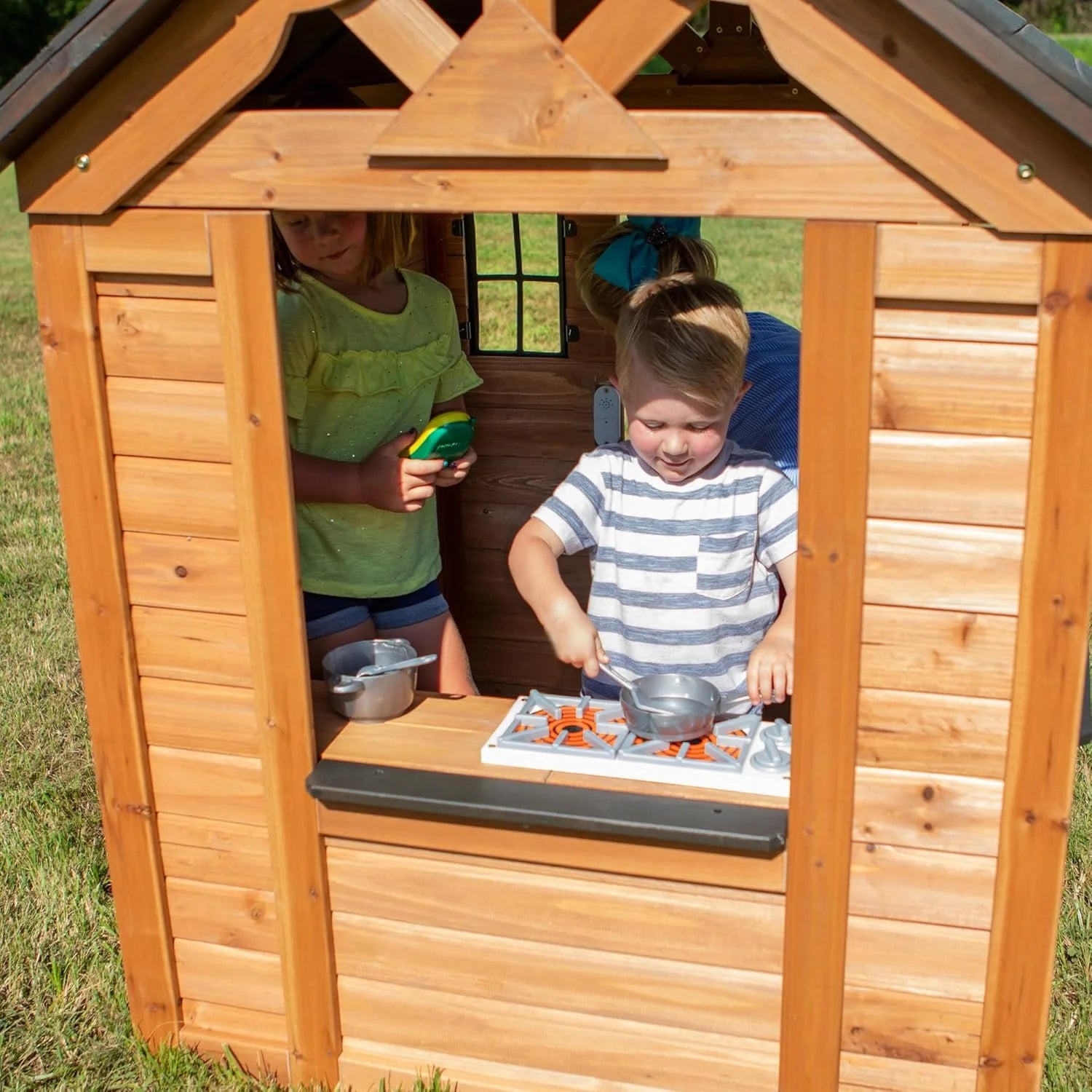 Children's playhouse cabin, equipped with a game kitchen, snack bar, half-door, toy phone, windows, flower pot stand and an operable doorbell, suitable for creative outdoor games.(Light Brown)