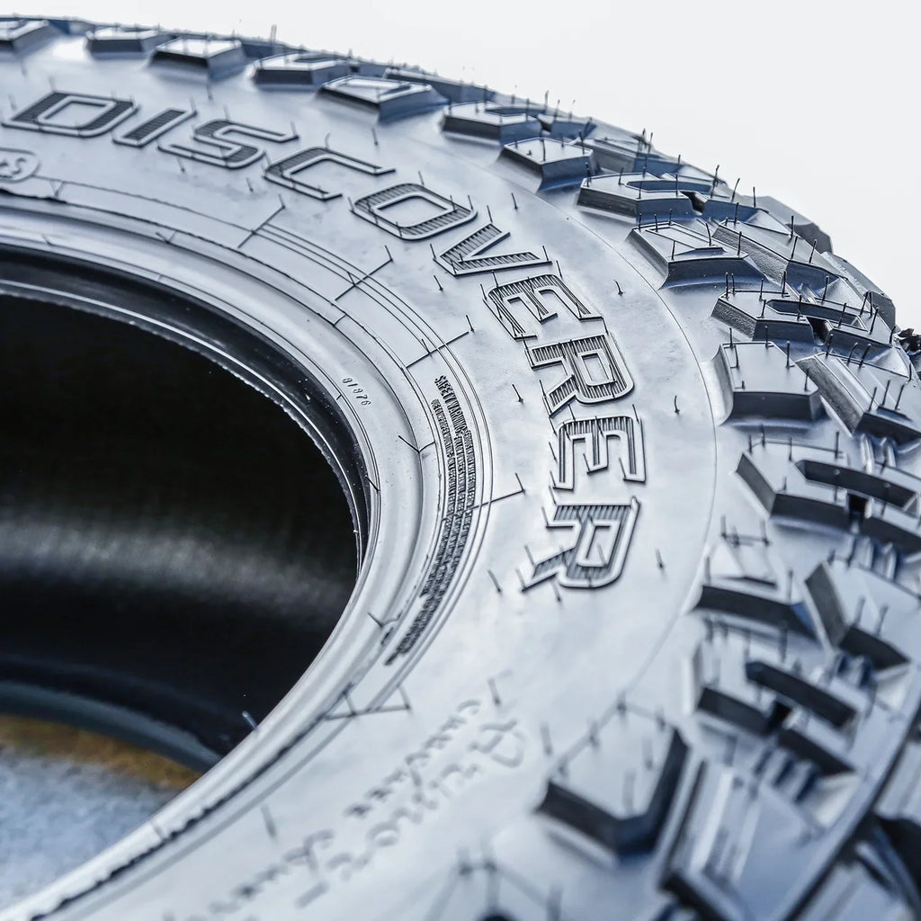 A pair of 2 (two) models of STT professional LT 35X12.50R20 121Q E (10 layers) off-road tires (MT/M/T type off-road tires)