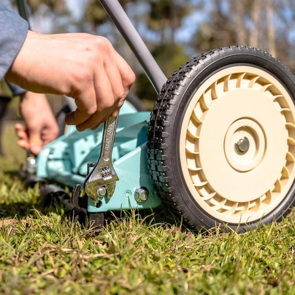 Mower Company 1725-16GC 16-inch 7-blade reel mower with grass debris collection device, designed specifically for lawns, green model(16-Inch， 7-Blade with Grass Catcher)